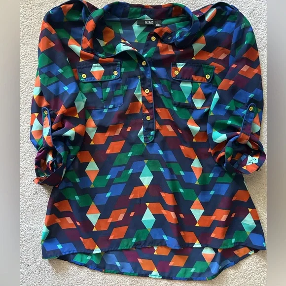 Multicolor Geometric Sheer Blouse - Picture 3 of 4